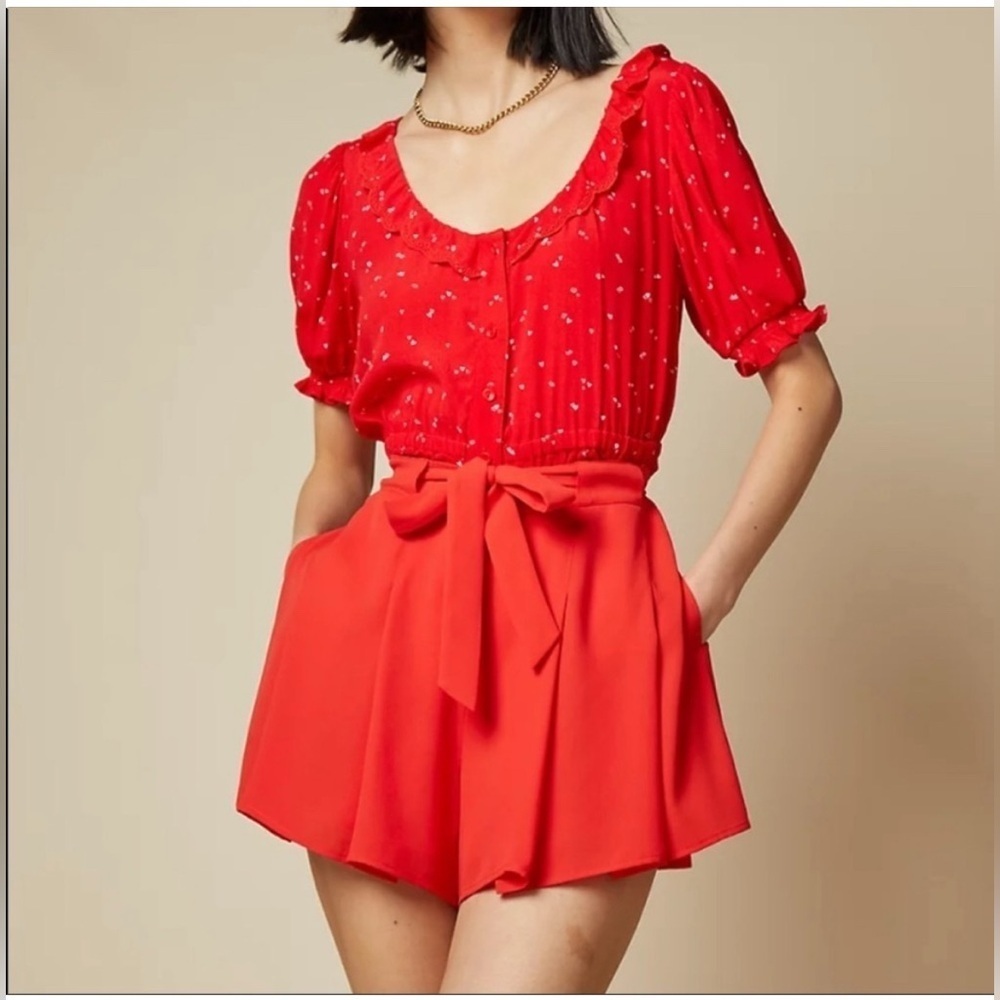 Aritzia Sunday Best Westley Flowy Shorts in Scarlet Red (Size 2)